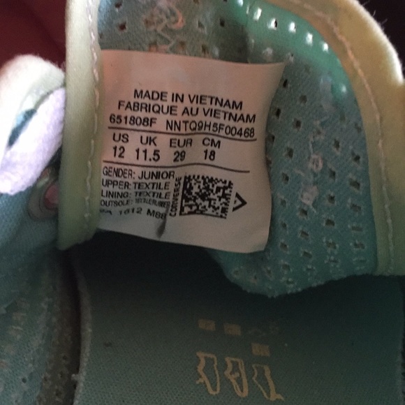 Converse lime green sneakers kids size 12 - Picture 3 of 7